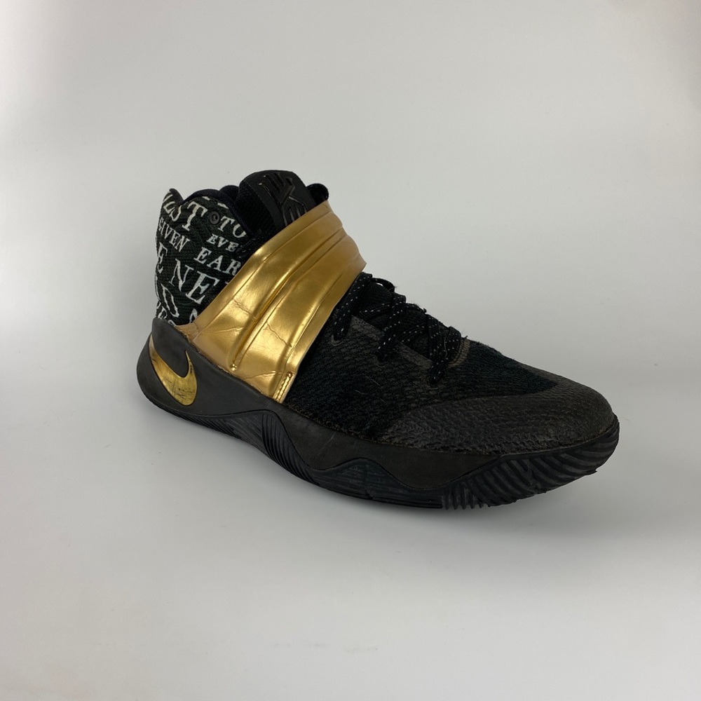 Nike Kyrie 2 Men’s Basketball Shoe Size 12